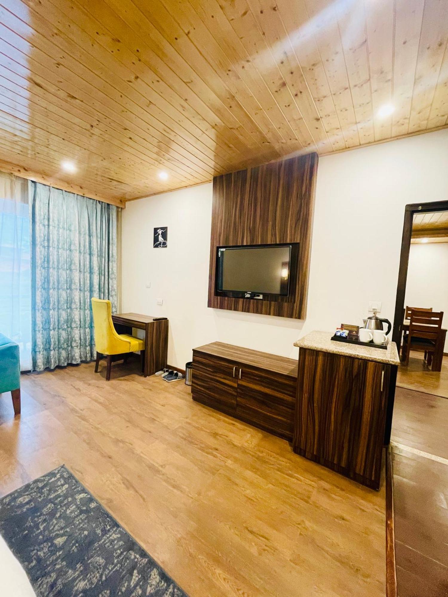 Simsa Heights Manali Hotell Exteriör bild